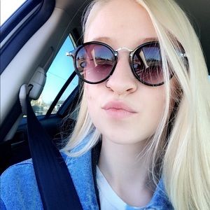 Meet your Posher, Alaina